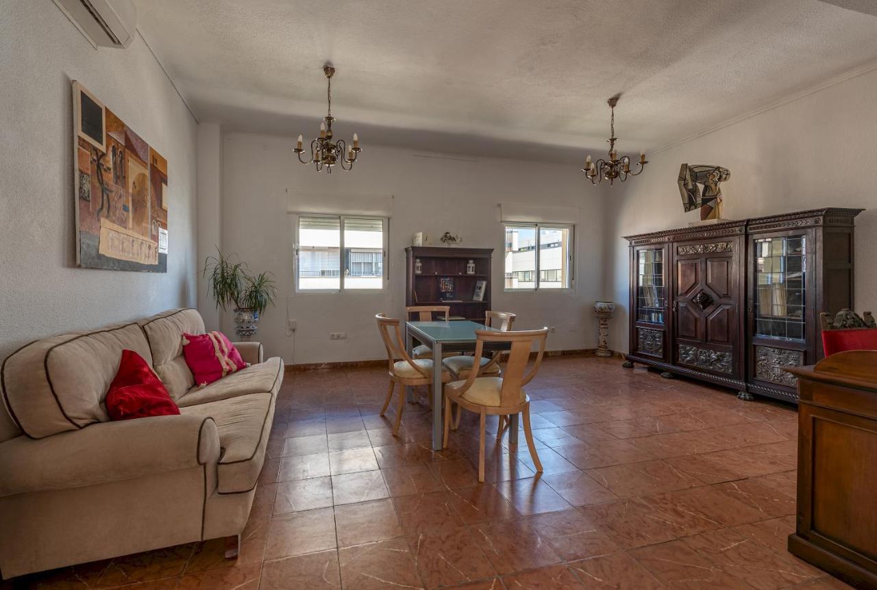 Wide And Traditional- 2Bd 1Bth- Gavidia Sevilla Kültér fotó